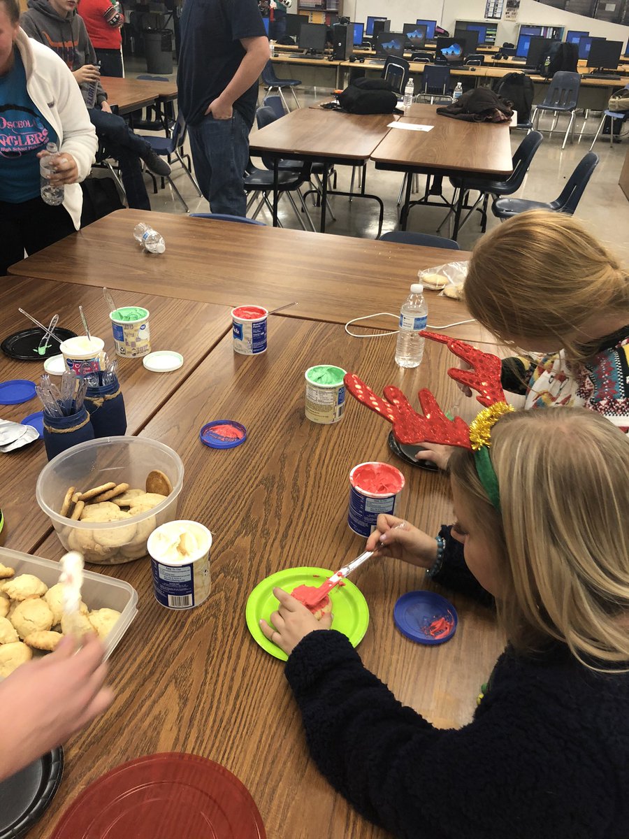 HarmonyFFA's tweet photo. Yesterday we had our December meeting:) It was full of fun and laughter. We had played white elephant story time edition, decorating cookies and had our own photo booth. Thank you to everyone who made it it was a great way to end the year. https://t.co/OsuHdiNyuM