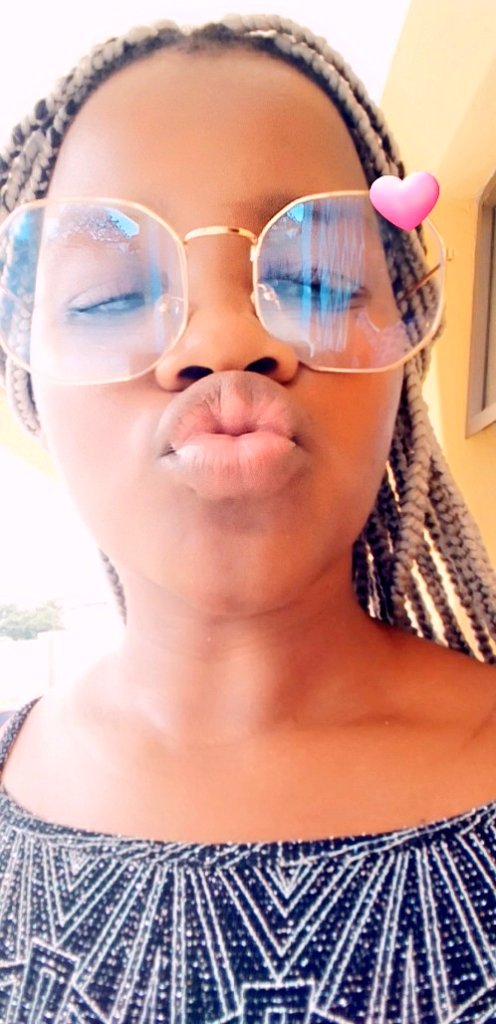 SamkeGodide's tweet photo. uSisi uyashada ngo December🌻 https://t.co/R0DCAVpvUP