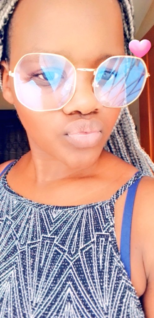 SamkeGodide's tweet photo. uSisi uyashada ngo December🌻 https://t.co/R0DCAVpvUP