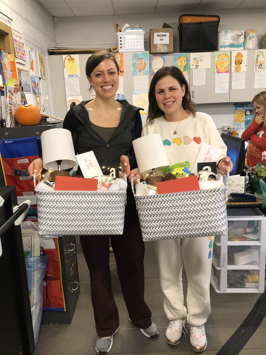 MrsB206's tweet photo. What a fun day of playing games, sing alongs, and dance performance!Thank you for making us feel special and so loved. Happy Holidays! @KParker2O4 #pattengillpride #berkleydifference https://t.co/b2kUJfsqef