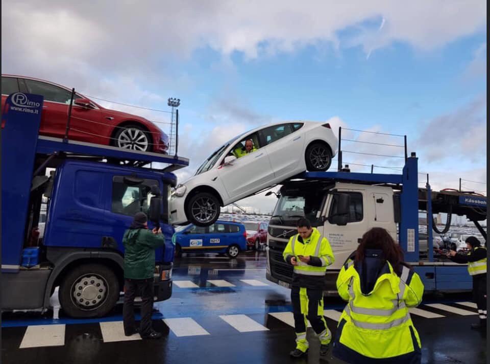 ItsKimJava's tweet image. We regret to inform you that your Model 3 will not be delivered by Christmas. 🤕
Image via Tesla Netherlands
#Tesla #LikeTesla #Model3 #ModelS #ModelX #Cybertruck