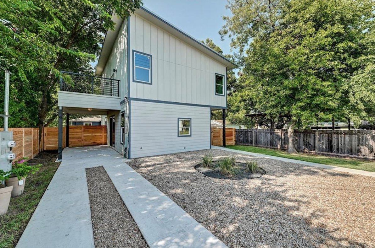 WRBartonHarris's tweet photo. 🚨Open House Alert🚨

203 W 56th Street, Austin, TX. 4 Bed, 3 Bath, Under $650k!

Open House is this Friday, December 20th, from 1pm-5pm AND Sunday, December 22nd from 1pm-5pm. See you there!

More Info:

https://t.co/EKumW3gaFB https://t.co/Tm1jhwrvNF