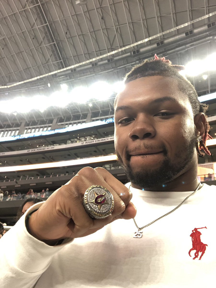 Gates_Mykel's tweet photo. Dawgs for the Win #UILState https://t.co/HtgXnbzsaV
