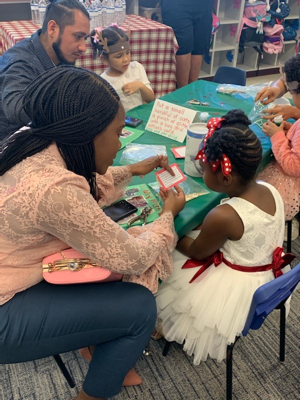 Great performance from Mrs. Valle's students during their Holiday Program. Students and family members were actively engaged with the Holiday activities. 🎄☺
#SDOCGoodtoGreat
#SDOCEarlychild