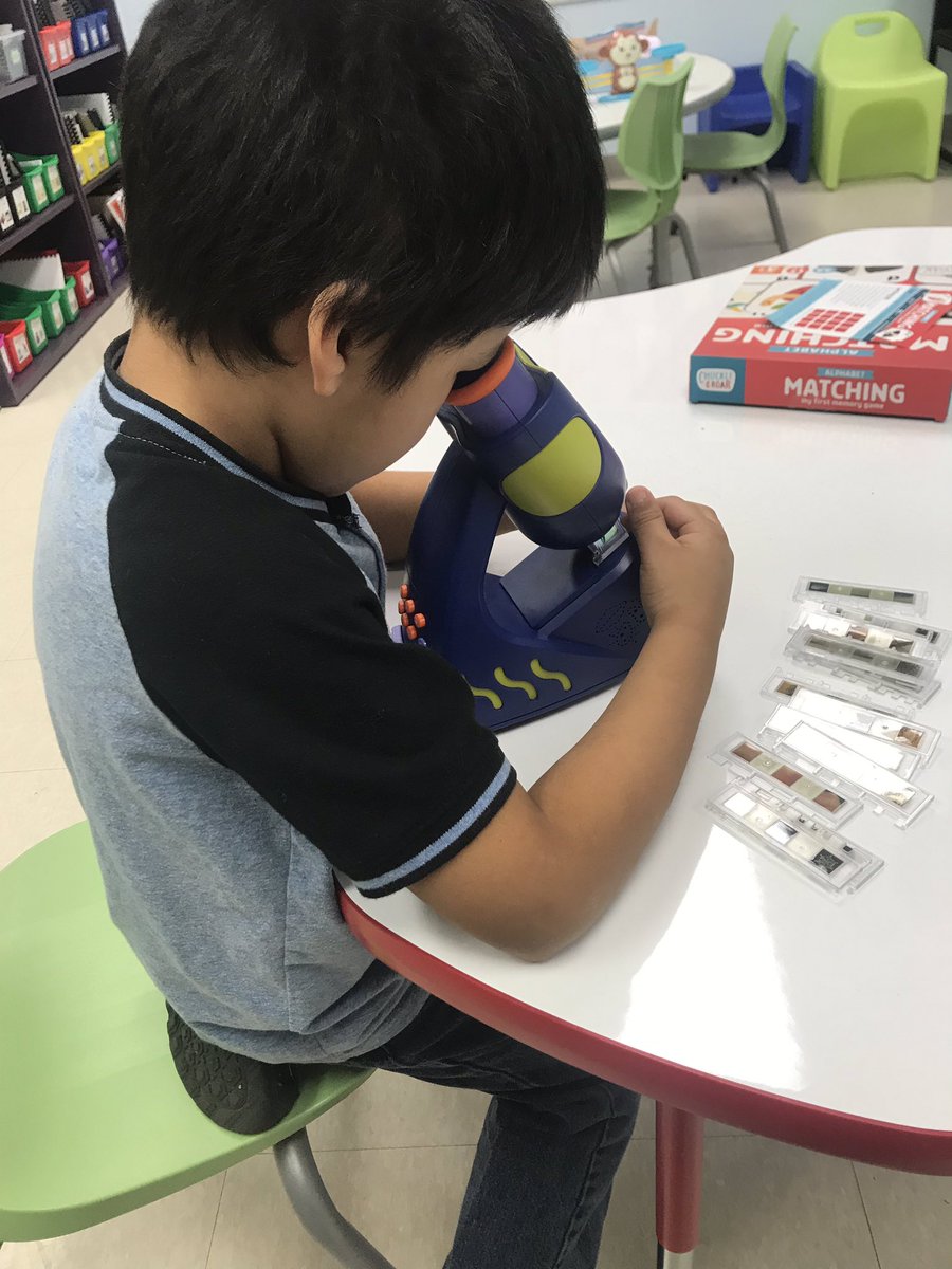 clmigacz's tweet photo. Learning new facts with our talking microscope! @barrington220 https://t.co/10BM7tZR1Q