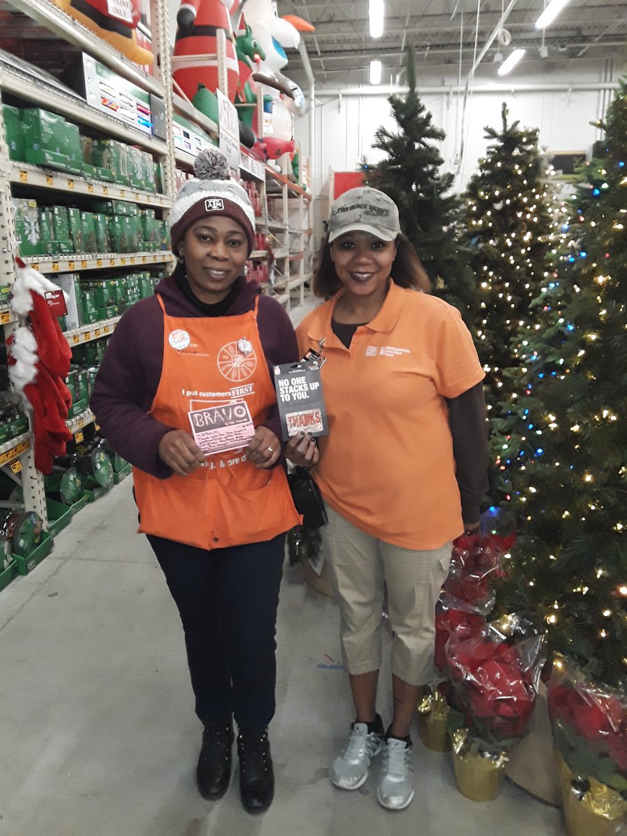 MET89761's tweet photo. Thanks Nkechi for your awesome partnership with the Christmas laydown area during price changes!! You are appreciated @BLambert1414 @alram2025 @JonMelton21 @MiguelFuentesHD @TrenisiaEvansHD https://t.co/VkiamB52ja