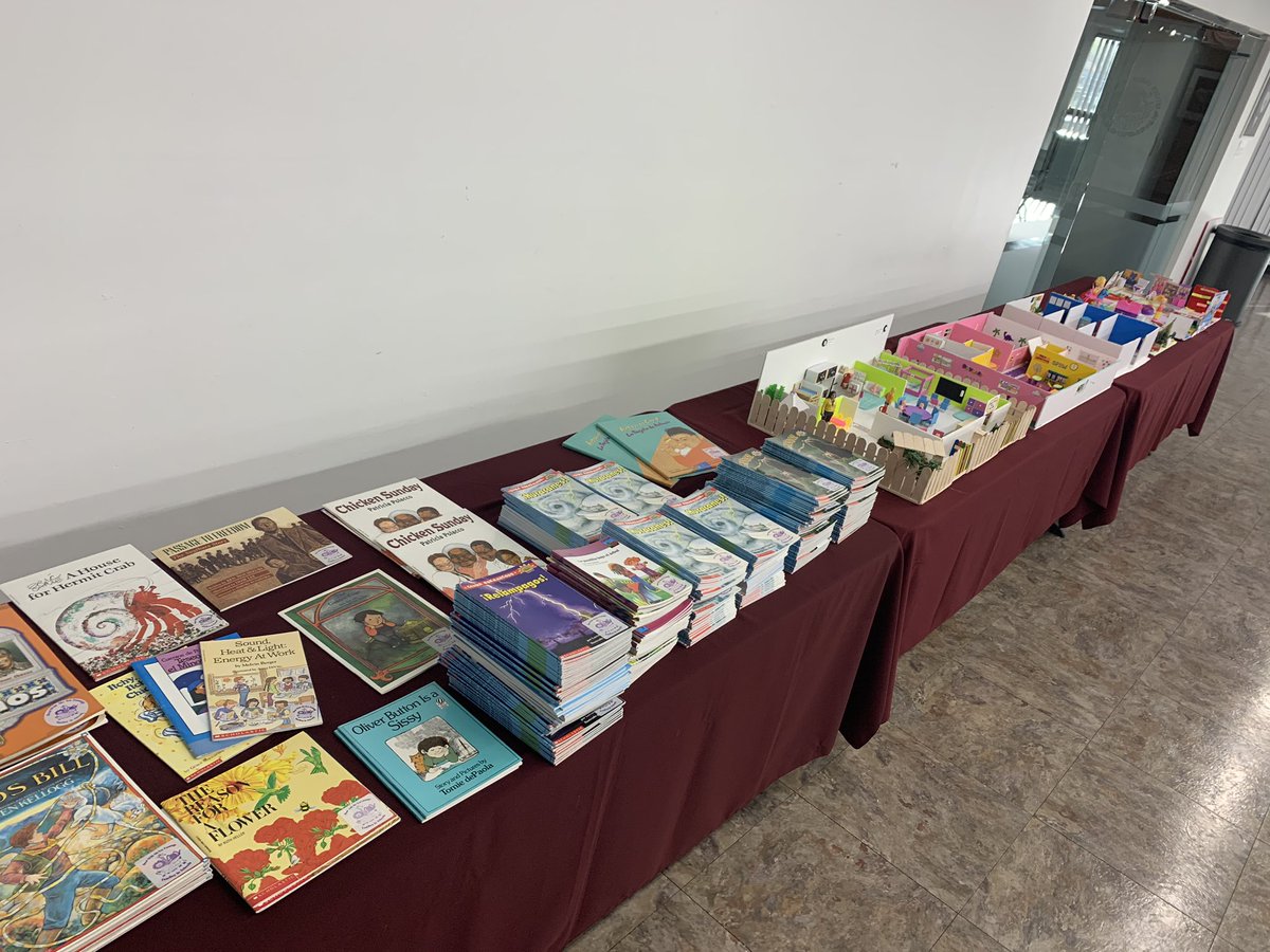 VOELosAngeles's tweet photo. Estamos listos para la ceremonia de entrega de certificados a estudiantes del curso de “formación de cuidado de niños”. Sigue el evento en vivo a través de la página de #facebook de @ConsulMexLan 10AM @EastLACollege @IME_SRE @XBorderAmb #educacionparatodos #educacionvocacional https://t.co/NeuEfChZEb