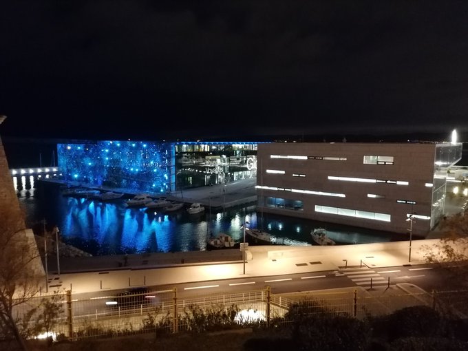 VtcAix's tweet photo. Marseille by Night ! Walkyrie VTC🇪🇺 vous fait visiter la ville !
06 59 43 77 31 
#Marseille #Chauffeur #Driver #tourisme #EuropaNostra #Securitydriverservices #limousine #luxuryhotel #fivestar #Marseille #harbor #Provence #patrimoine #VTC https://t.co/MD5W91lPah