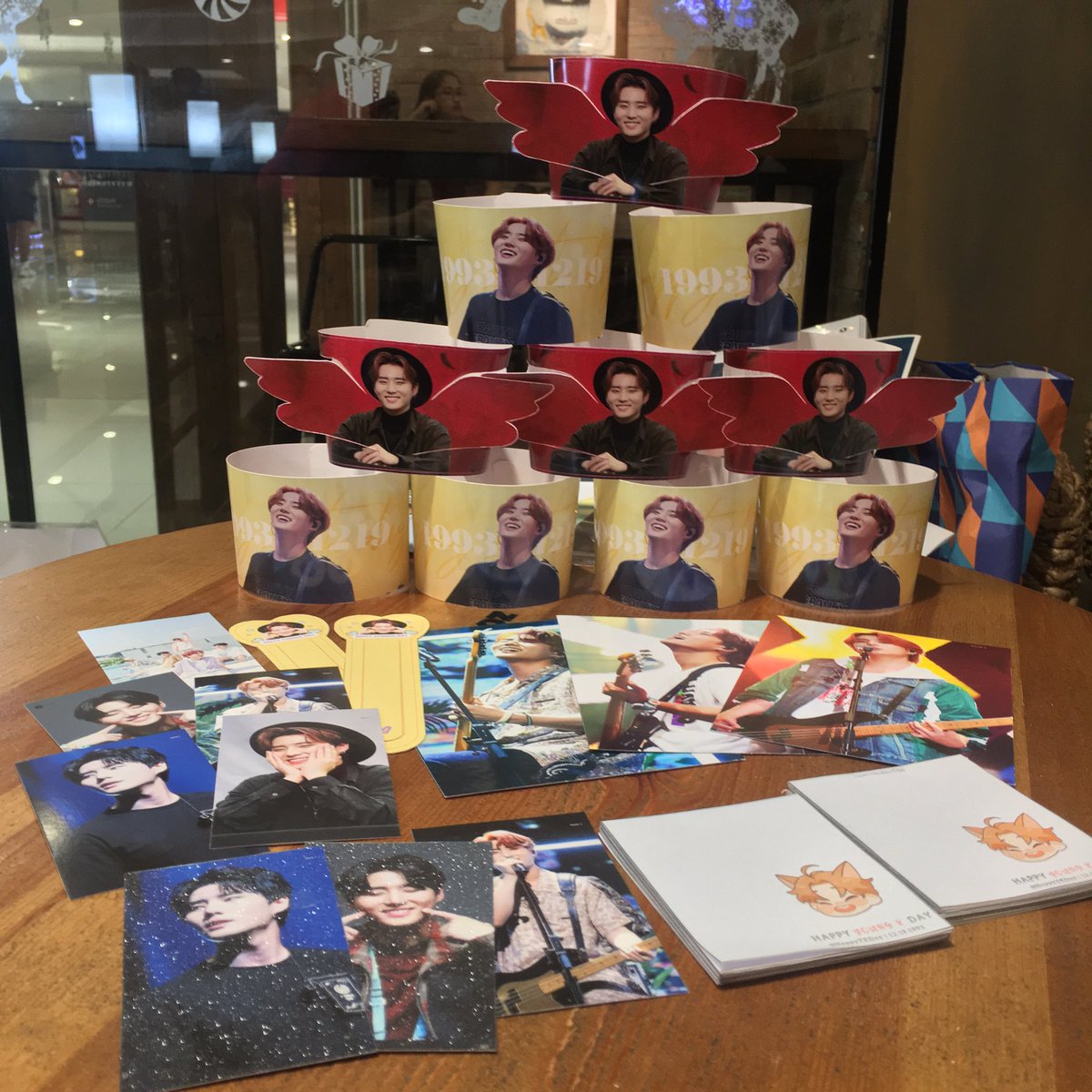 HappyYKDay's tweet photo. From the bottom of all of our hearts, we sincerely thanked everyone who participated on our cs event, #HappyYoungKDay. Despite the delays, the shortage and the mishaps, you all stayed with us with your brightest encouragements so thank you so much. Til next time 💕 Thank you 💕 https://t.co/SuRWA74m8D