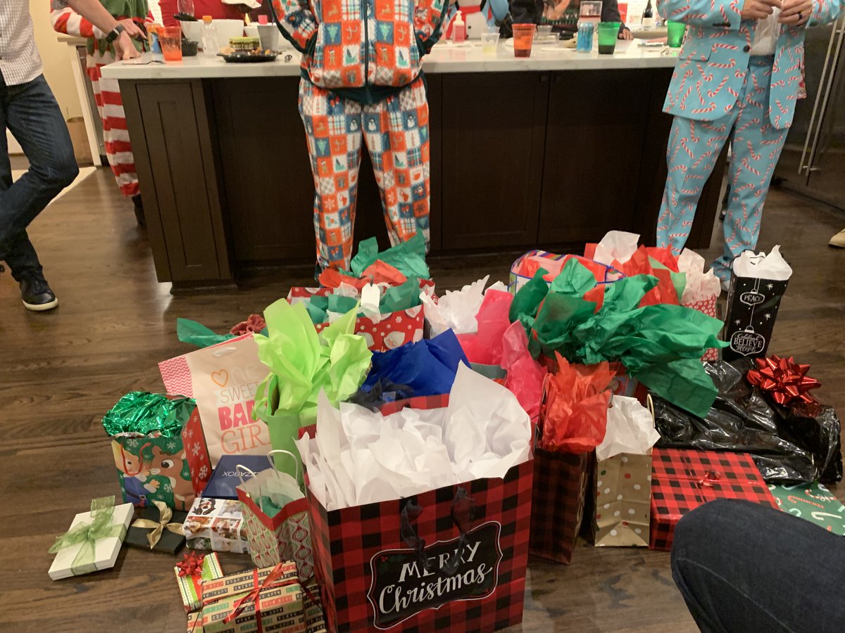 EmpireIndLLC's tweet photo. A little insight into Empire's Holiday Party! We even had guests from Mynd Property Management and RentVest stop by!!

What's your favorite part of the holidays?

#EmpireTexas #HappyHolidays #Christmas #propertymanagement #goals #realestate #wealth #realestateinvesting #realtor https://t.co/YMqaIeAQq6
