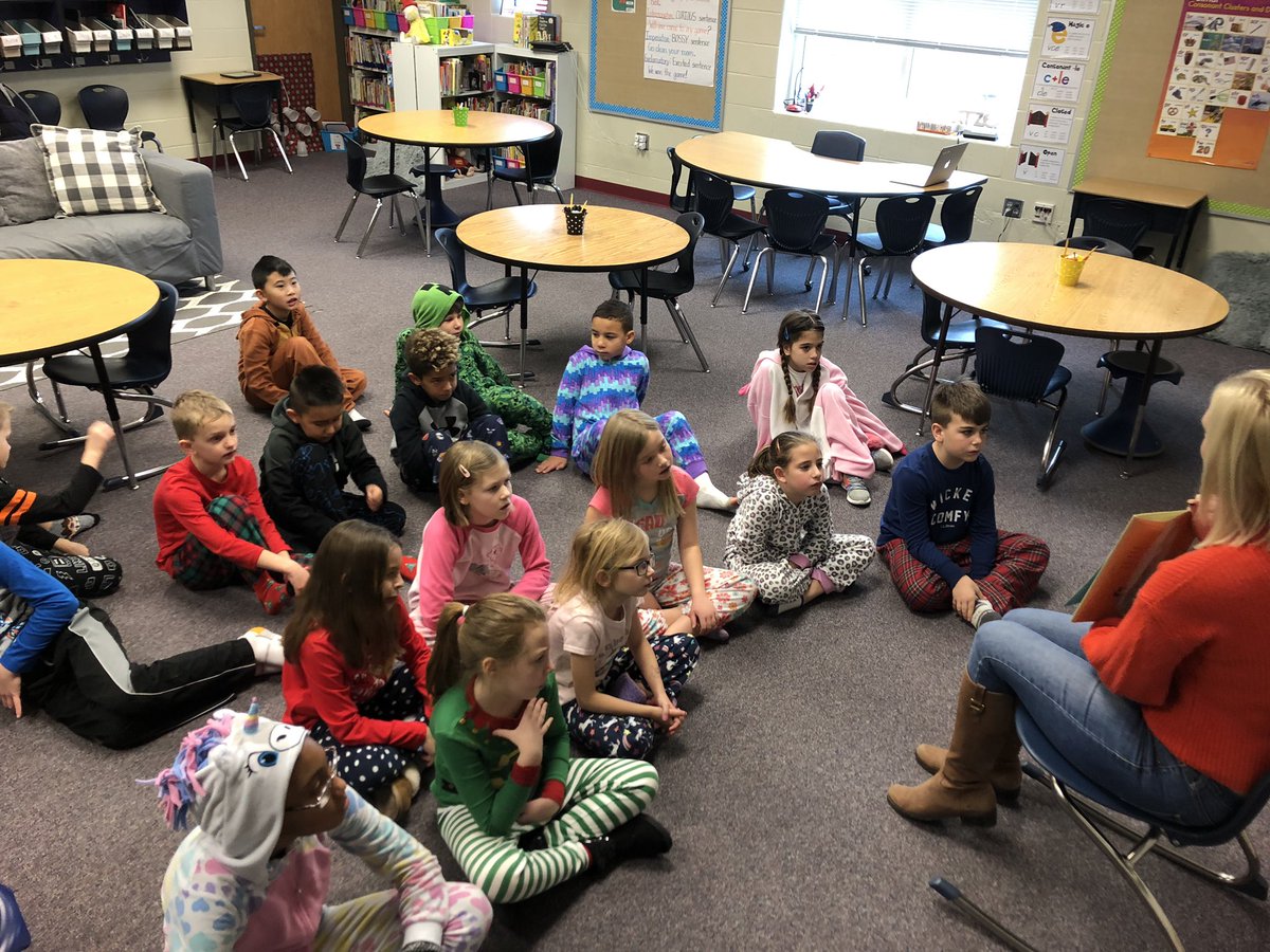 MrsKatzersClass's tweet photo. Thank you @LaurenArthurMO  and @TuckerTm  for reading to our class today for Jolabokaflod. #lpsleads #LSsharks 📚 @LillianSchuElem https://t.co/UZDacqXNIT