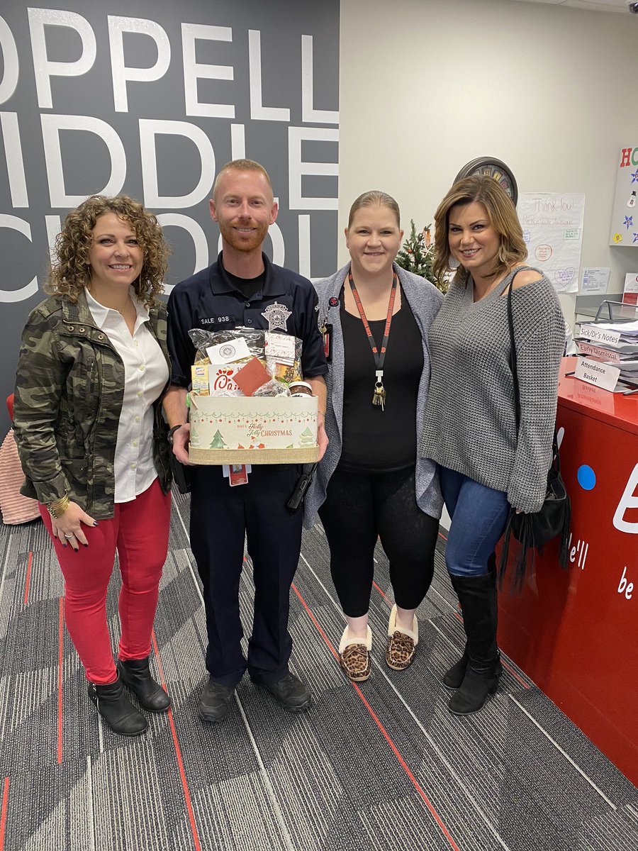 BenettaRealtor's tweet image. So much fun and joy gifting our School Resource Officers!! @CMSWestWrangler