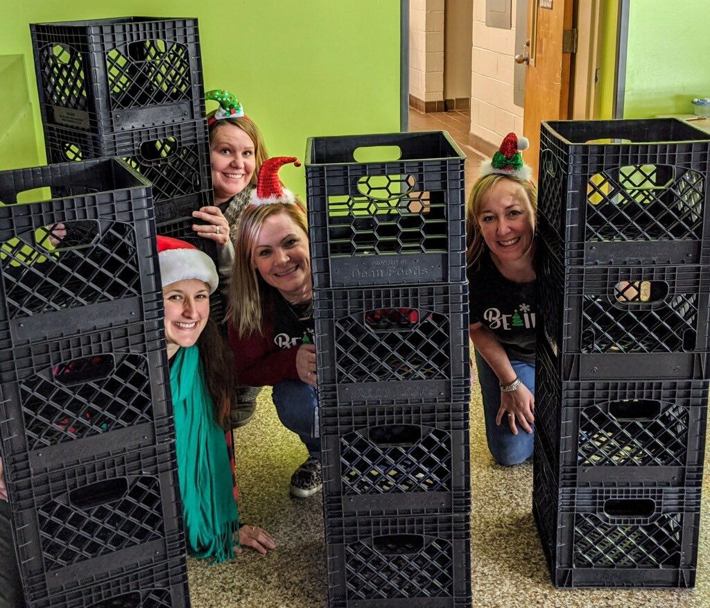 aparham6's tweet photo. GOT ELVES? #huntermagic #ElfieChallenge @HunterPrincipal https://t.co/05r2WbtFU5