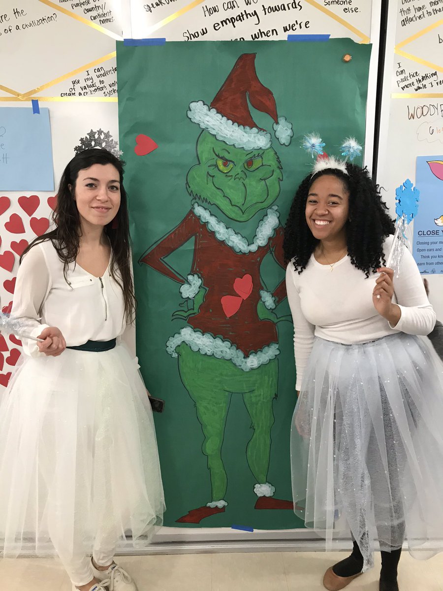 MissMarianMack's tweet photo. Spreading holiday cheer before winter break with our winter festival! Thankful to be connected with so many families and to have so much to celebrate! Here’s to a fantastic 2019 end with our crew! #winterfest #multiagemoves https://t.co/Il8hp5JXIk