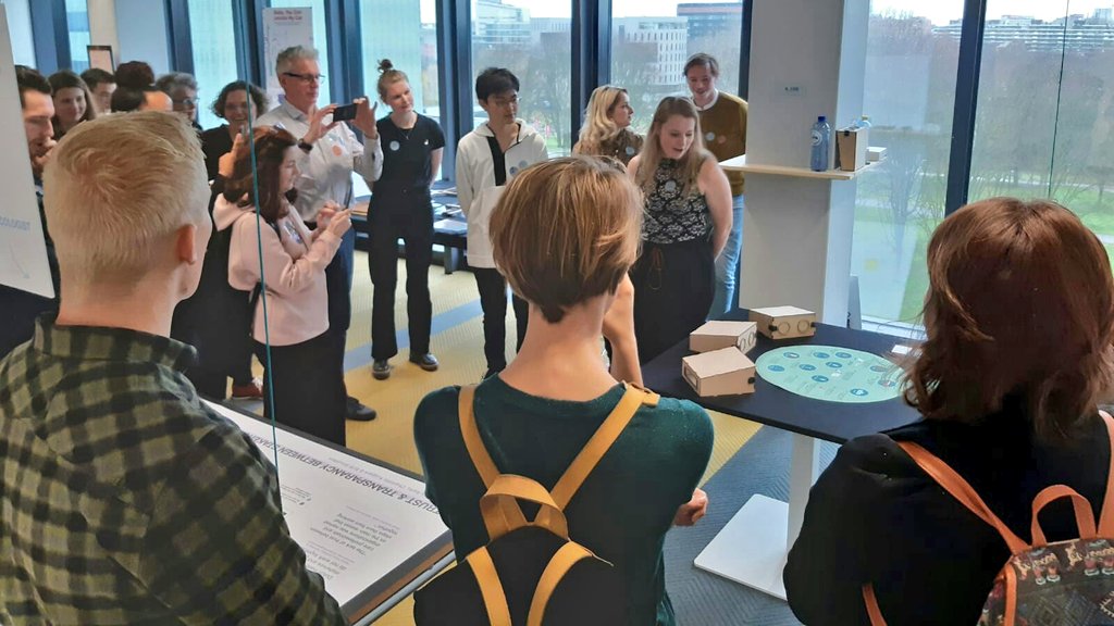 Het jaar geïnspireerd afgesloten met bezoek aan #demoday van #IndustrialDesign studenten @TUeindhoven. BRAM mocht zelf proefkonijn zijn voor een coach tool gericht op leren door #reflectie. 🙇

Alvast fijne feestdagen, tijd voor reflectie en een inspirerend 2020 gewenst! 🎉✨