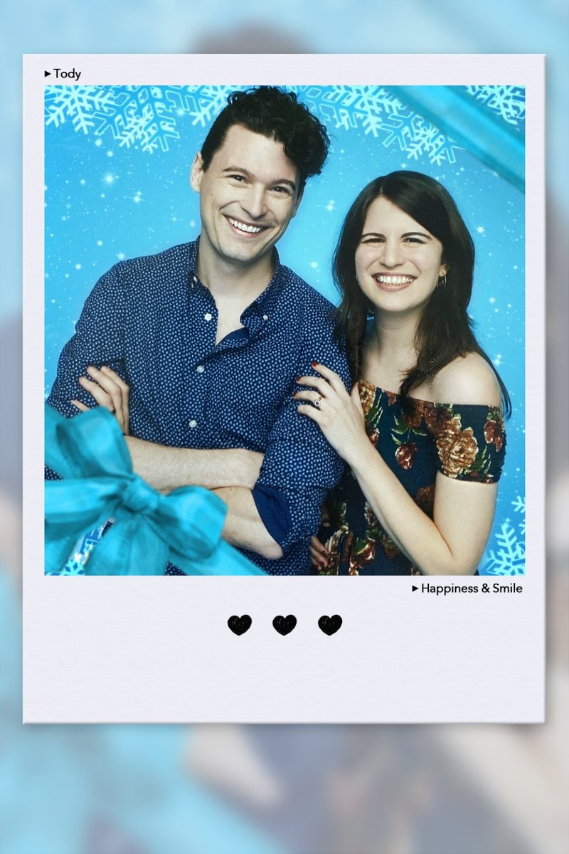cyber_dno28's tweet photo. I can’t draw, so I did the edit.
Day 20:Ribbon 
The best Christmas present is their smiles💙
More smiles!
More happiness!
More positive!
#DechartDecember 
#DechartFamily https://t.co/8vyG8fjgl7