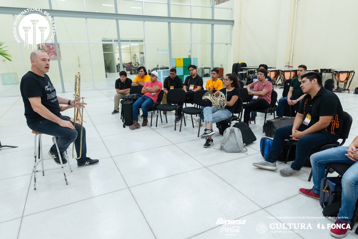 InfoMIBF's tweet photo. #Día4 ¡Las #clases cada vez se ponen más y más interesantes!

Es un todo un privilegio el poder tener a tan grandes maestros y alumnos, reunidos por una causa en común #MIBF2019

#FESTIVALDEMETALES #FONCA https://t.co/jmojgqAw9j