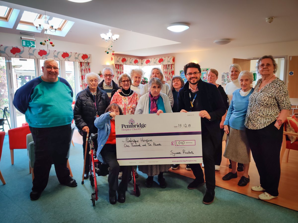 PembridgeLife's tweet photo. Wishing everyone a very Merry Christmas from the Pembridge team! ☃️🎅 This month has seen a flurry of activity to support our work and celebrate Christmas with our patients. Highlights here and huge thanks to @HamUnited @LondonLiveNH @AcklamVillage https://t.co/YZTZDoXWkA