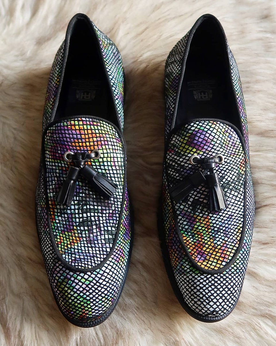 RyHails's tweet photo. Patterned Belgian Loafers.
Patterned Snakeskin Leather
Belgian Loafer/Pump Design
Black Tassel Design
Top Notch Detailing
Notched Vamp
Round Toe
Grosgrain Topline
Leather Lining & Sole
Slip-on Style
Proudly Nigerian
Price: 20k
#RyHails #MensWear #Fashion #Style #Kaftan #Shoes https://t.co/6bzOv4tjsj