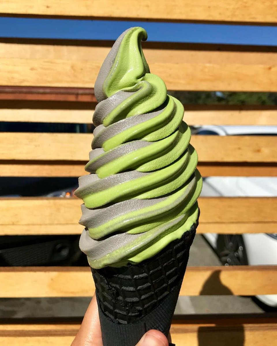 gomrmatcha's tweet photo. What would you rather have today? A matcha drink, 🍵 or matcha soft serve?🍦 Let us know in the comments below!👇🏻 https://t.co/SILf7ZhvRK