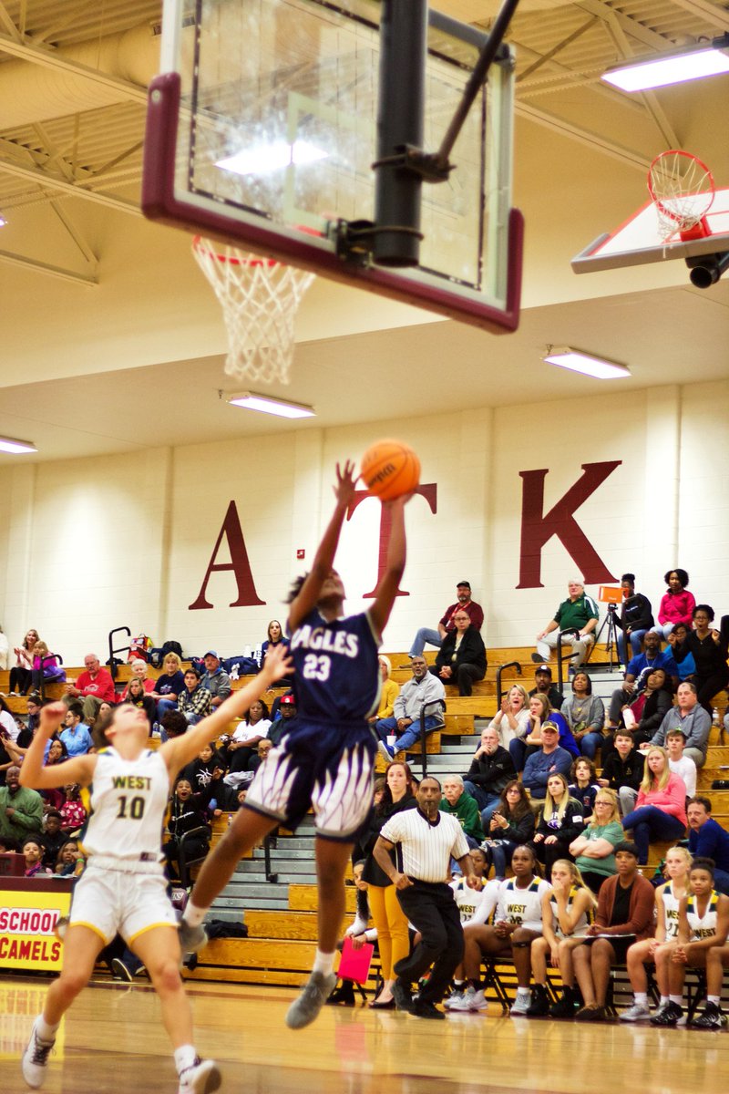 jewellthomas823's tweet photo. Come check out Destiny Long #23 c/o 2021 junior at East Forsyth High School today. @ 6pm at Parkland.
East Forsyth vs Parkland
#womensbasketball #EFHS @destlong8094
@CarolinaReignBB https://t.co/OAWbA1QRZN