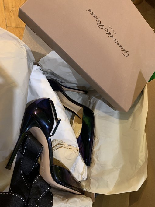 #tributesnonstop 🔥🔥🔥  I&rsquo;ve started receiving early Christmas gifts! Feels so good 🥰 https://t.co/57q<a href="/tag/tributesnonstop"class="tags">#tributesnonstop</a>