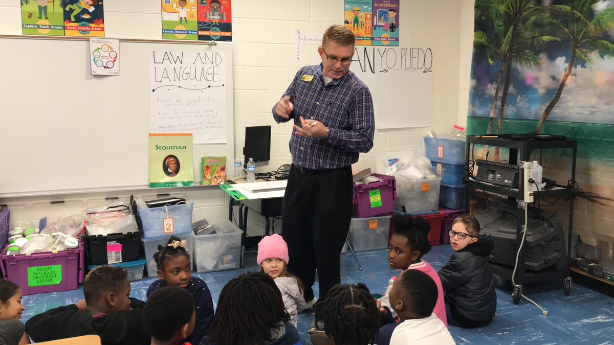 AndreaBlalock4's tweet photo. Who needs Diamond Del when you have Geologist Joe!  Thank you Mr. Herman for our fun-filled educational field trip!  The students classified, evaluated, examined, identified, and obtained a plethora of information about rocks🥰#ARES_HCS #thirdgraderocks https://t.co/xyvwob06hX