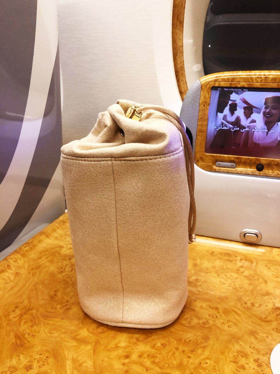 theboutiqueadv's tweet photo. Loving the Moët bar in the Emirates lounge at Dubai airport! And the bulgari toiletries are a nice touch! @emirates #emirates #turningleft https://t.co/fk7mSnPGqg