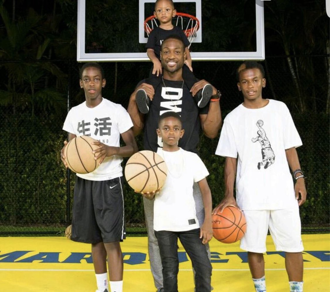 _twiggyyy's tweet photo. I think he cares for the kid. https://t.co/KIYg8WptYy