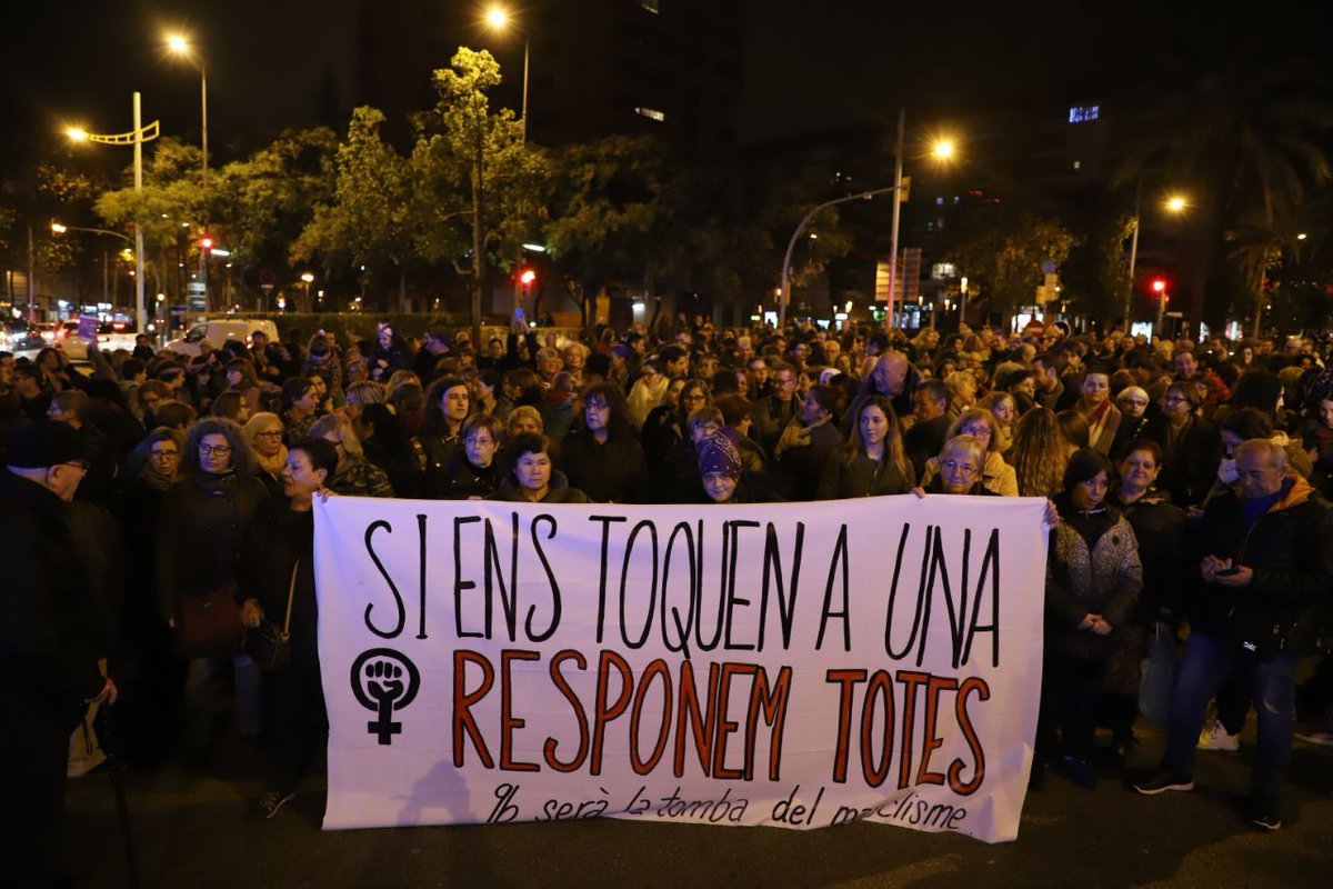 ConvosNouBarris's tweet photo. La República només la construirem des del feminisme!

Si ens toquen a una, responem totes! #NouBarris https://t.co/7gRBMZpOmQ