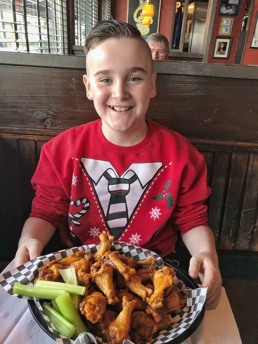 PresidentBeard's tweet photo. And with the bite of that first wing, Winter Break has officially begun...
@Carsonies #HartnellHolidays #HartnellFamily #WeAreWarriors #HartnellUniversity https://t.co/5jZP3Pz960