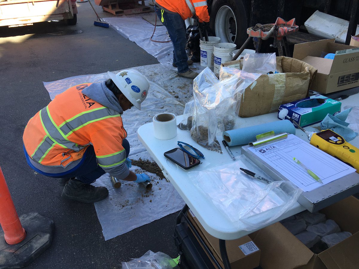 SenaGregory's tweet photo. Micro porous tubing for down well air sparging to remediate groundwater. ...Geologists and drillers hard at work so close to Christmas Day.... https://t.co/LnqbSNrNlN