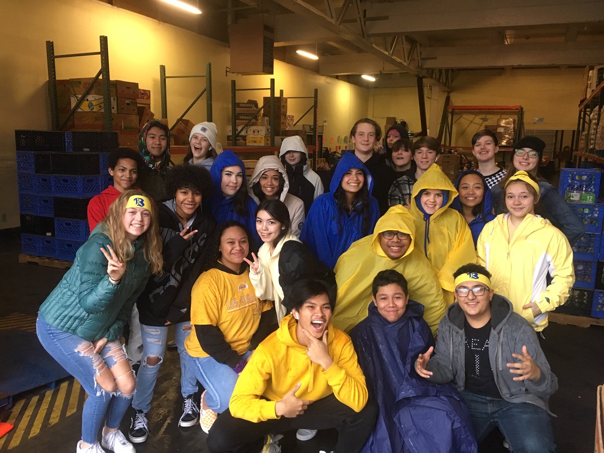 KnightsBHS's tweet photo. BHS donates 203 lbs. of food to the Food Bank!  Happy Holidays! https://t.co/LnboohrQp6