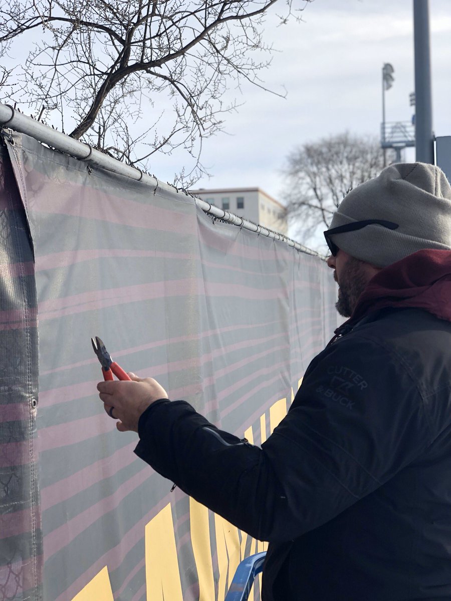Gopher_Grounds's tweet photo. Closing out the decade with our favorite winter activity... rolling up windscreen! https://t.co/eMBO926nKf