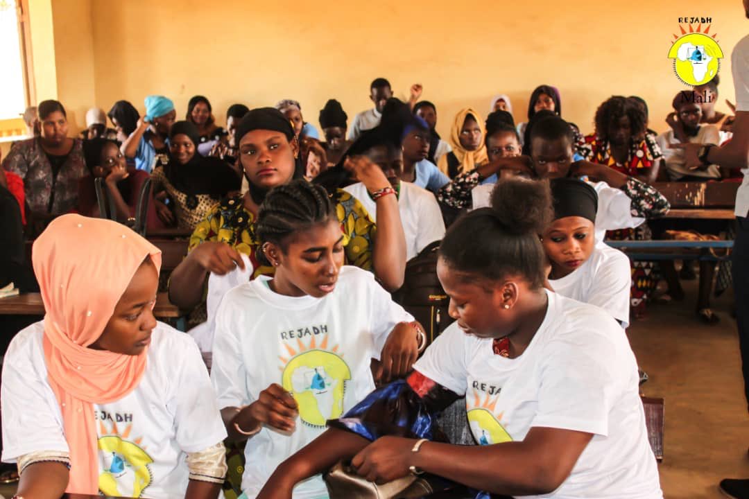 RejadhM's tweet photo. #stop au #VBG en milieu scolaire 
#REJADHMALI 
S’engage à éliminer tout les formes de violences en milieu scolaire 
@DickoHaoua @ONUFemmesMghrb @unicefmali @ACSeland https://t.co/bnKbP8JWqZ