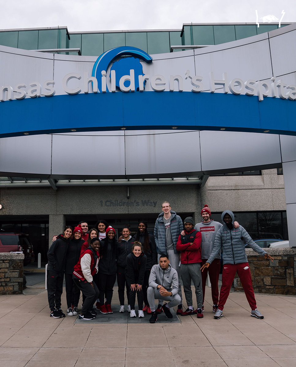 RazorbackWBB's tweet image. Thank You So Much @archildrens For Having Us!

We Appreciate It 🙌

#SideBySide 🐗🏀