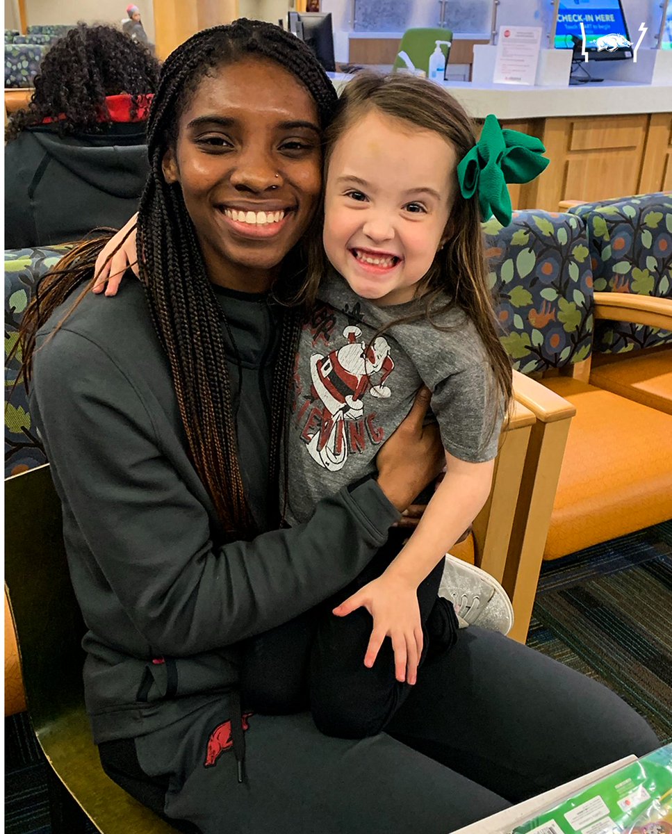 RazorbackWBB's tweet image. Thank You So Much @archildrens For Having Us!

We Appreciate It 🙌

#SideBySide 🐗🏀