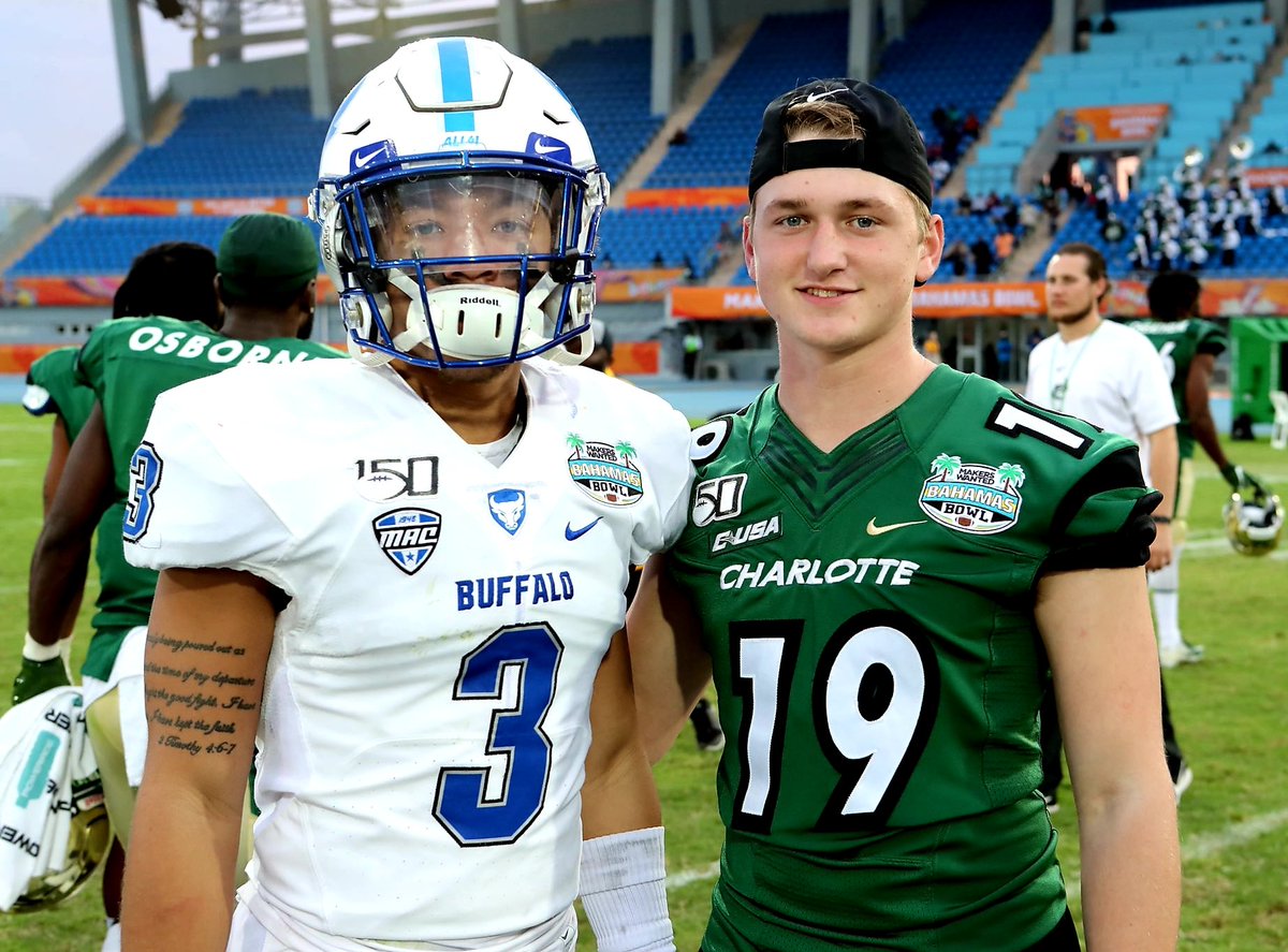 CoachDubb80's tweet photo. #Islandboys @mics_football @HawkMgmt @Prettyzeta https://t.co/i8kNc8Lr2k