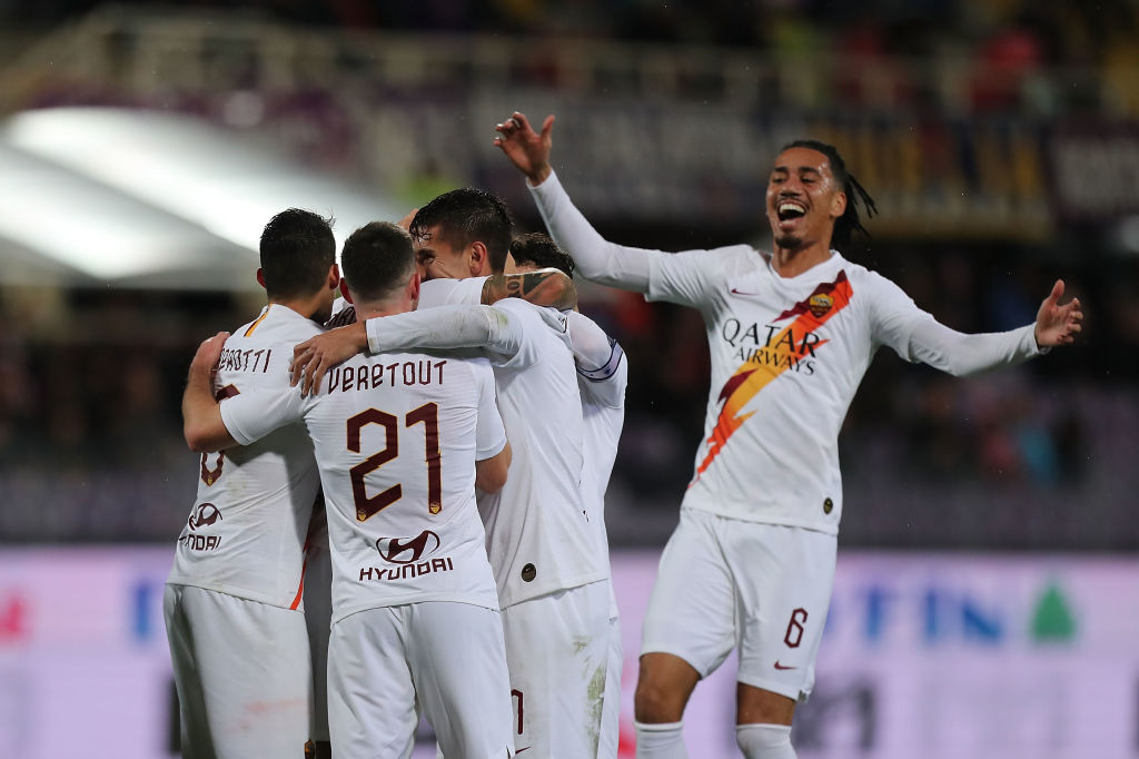 PFonsecaCoach's tweet photo. Che modo meraviglioso di chiudere l’anno. Grazie a tutti i nostri tifosi per la forza che ci danno. Buon Natale a voi, e ci vediamo nel 2020! Daje Roma! #ASRoma https://t.co/C9LPZRZJJd