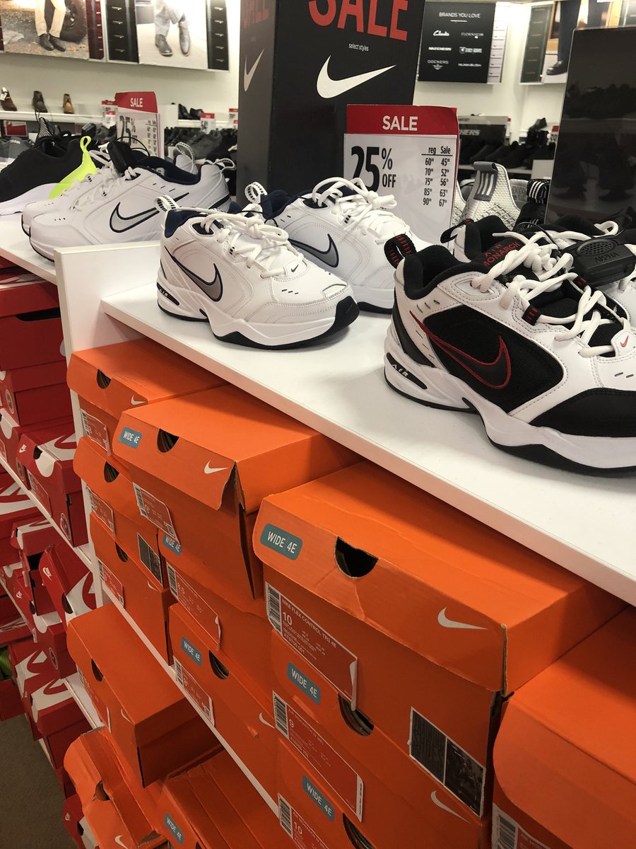 DadShoes2's tweet photo. Attn: Moms.
You know what to do. #Dadmas https://t.co/GtvN13Ebzn