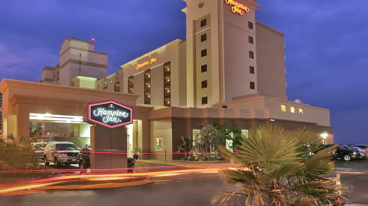 Feel more at home than you imagined possible during your seaside escape. #VirginiaBeach #HamptonInnVABeach #virginiabeachoceanfront