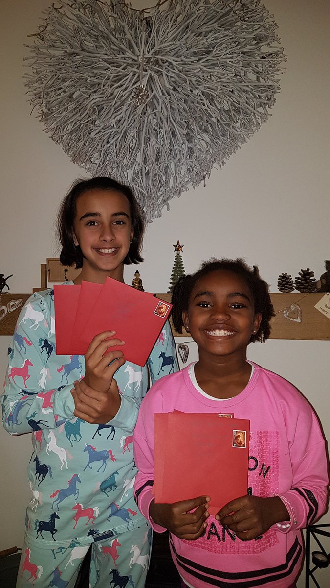 tamedprince's tweet photo. Girls with their cards for care homes #Healthierlsc #CardsForKindness https://t.co/TVGMdxFJBu