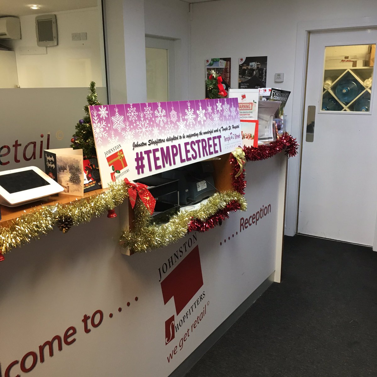 WeGetRetail's tweet photo. Team #JohnstonShopfitters knitted & kitted out in their best #ChristmasJumpers in support of the great work of @Temple_Street #TempleSt @TempleStreetHos #TempleStHospital #ChristmasJumperDay #ChristmasJumperDay2019 #Christmas2019 https://t.co/7kgOiP1ZNG
