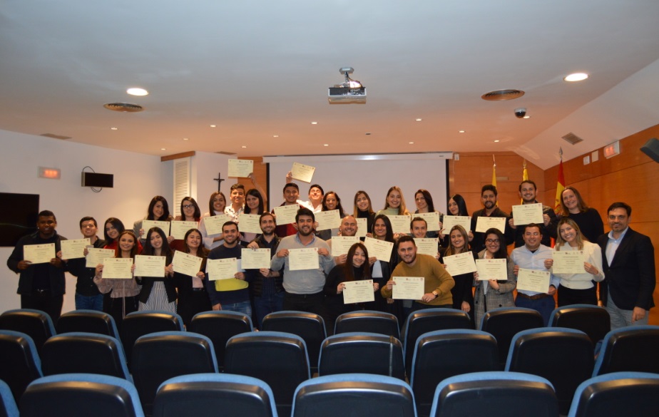 Clausura de la Semana Internacional de Economía Colaborativa <a href="/Economia_USA/">Escuela de Economía</a> #SemanasInternacionales #CEISA #sergistas