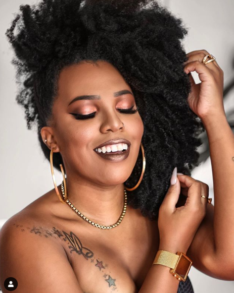 DnaEssence's tweet photo. A girl should be two things: who and what she wants 🖤

📷: @diivadoblack
.
.
#DNAEssence #FearlessFriday #repost #motivation #selflove #girlboss #DNALove #teamnatural #naturalhair #curlygirlcommunity https://t.co/S7gF5BKOeI