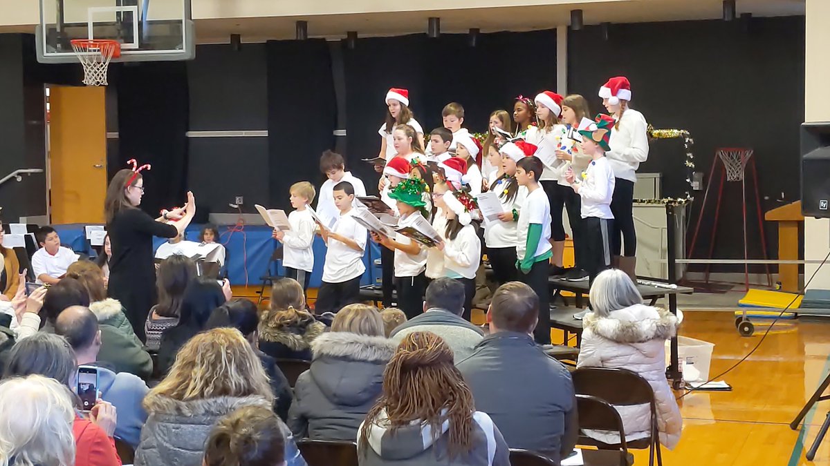 berlinmemorial's tweet photo. The BMS chorus is treating us to an amazing holiday concert! https://t.co/M2hNjbrOxh