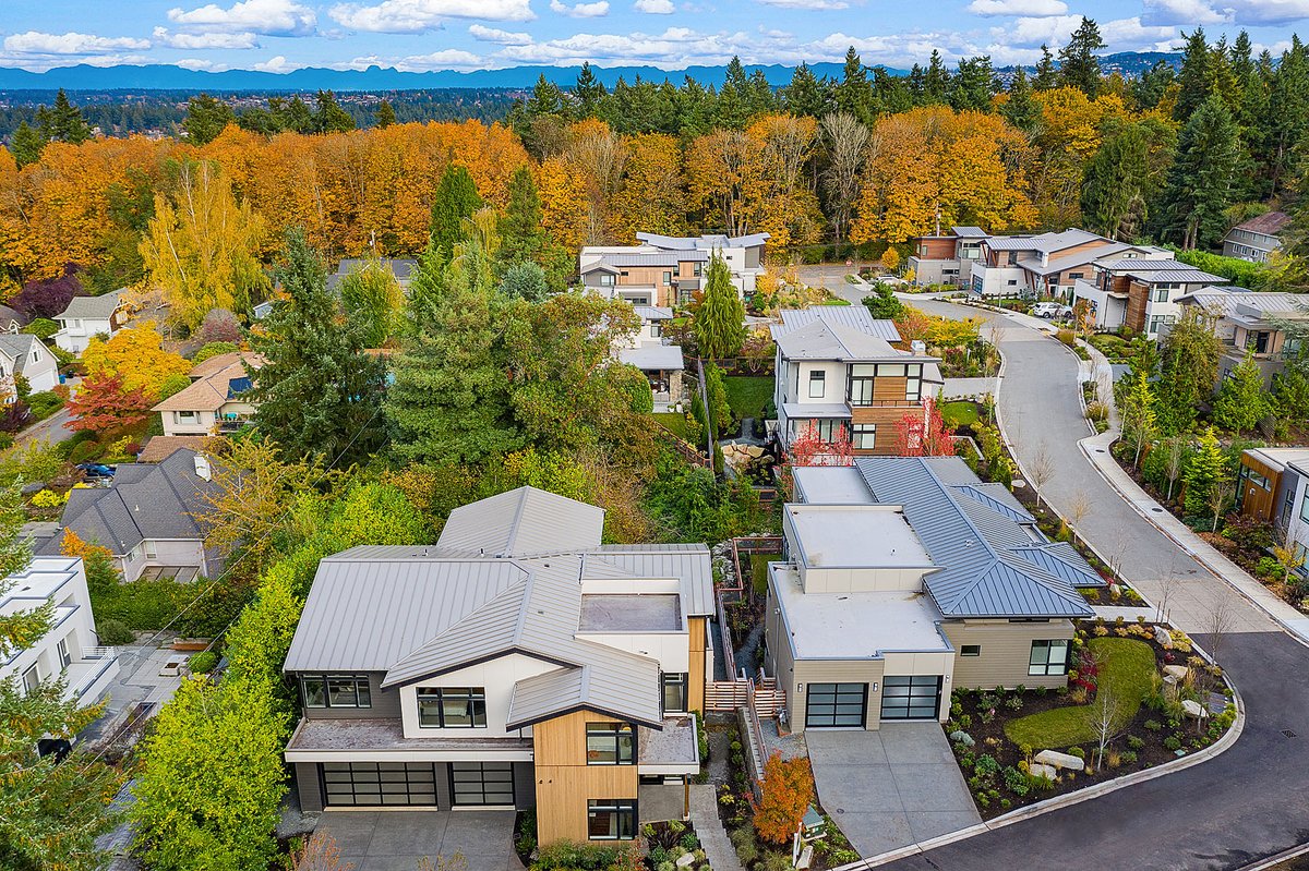 SummerwellHomes's tweet photo. We will not be holding an open house this weekend. Call 206.992.2013 for a private showing. Only one home remains! 

#mercerislandrealestate #summerwellhomes https://t.co/ELq4woLE4o