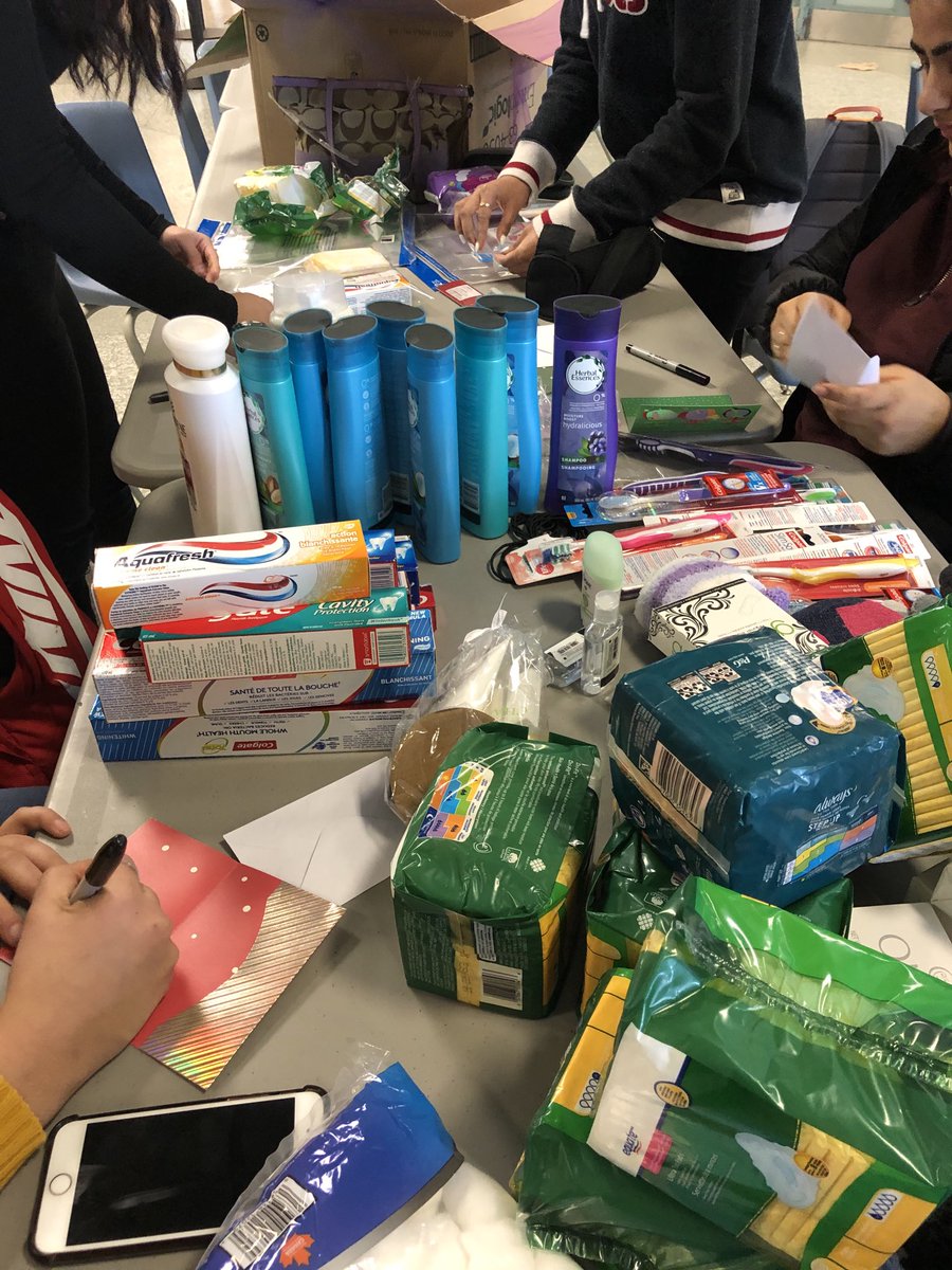 MariaMaiato's tweet photo. VSS DECA Giving Back!  Happy Holidays. ⁦@ChrisSarellas⁩ ⁦@vss_ac⁩ ⁦@VSSImpact⁩ ⁦@VSSlibrary⁩ #VSSROCKS #cuckoobananas https://t.co/MXQg3MI1xf