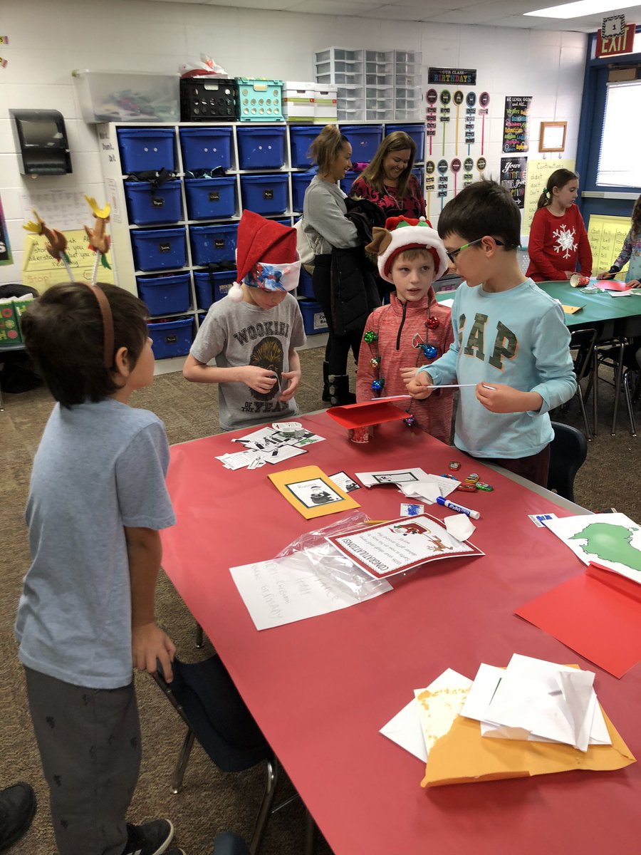 skinnerlaura64's tweet photo. We had so much fun with our Christmas Escape Room today! Thank you Mrs. Harding!! @VV_Voyagers #santassleigh #christmasaroundtheworld #enjoytheview #thirdistheword #merrychristmas https://t.co/Fzdb33txyW