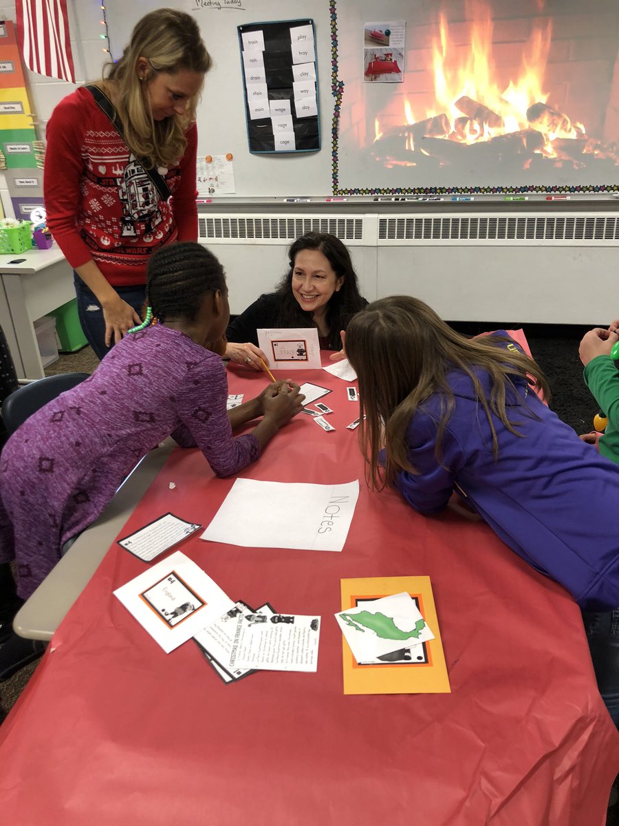 skinnerlaura64's tweet photo. We had so much fun with our Christmas Escape Room today! Thank you Mrs. Harding!! @VV_Voyagers #santassleigh #christmasaroundtheworld #enjoytheview #thirdistheword #merrychristmas https://t.co/Fzdb33txyW